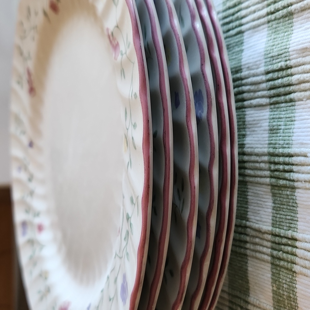 Summer Chintz Pattern Dinner Plates By Johnson Bros. England Ceramic Floral - Picture 3 of 11